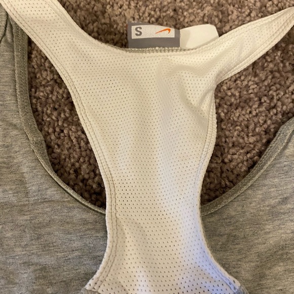 Nike. 5 piece set. Size XS-S. Various colors. - Picture 4 of 10